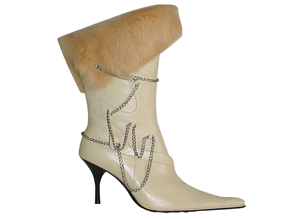 俏狐国际鞋业 箱包领域的创新者与世界服装鞋帽网的领航伙伴